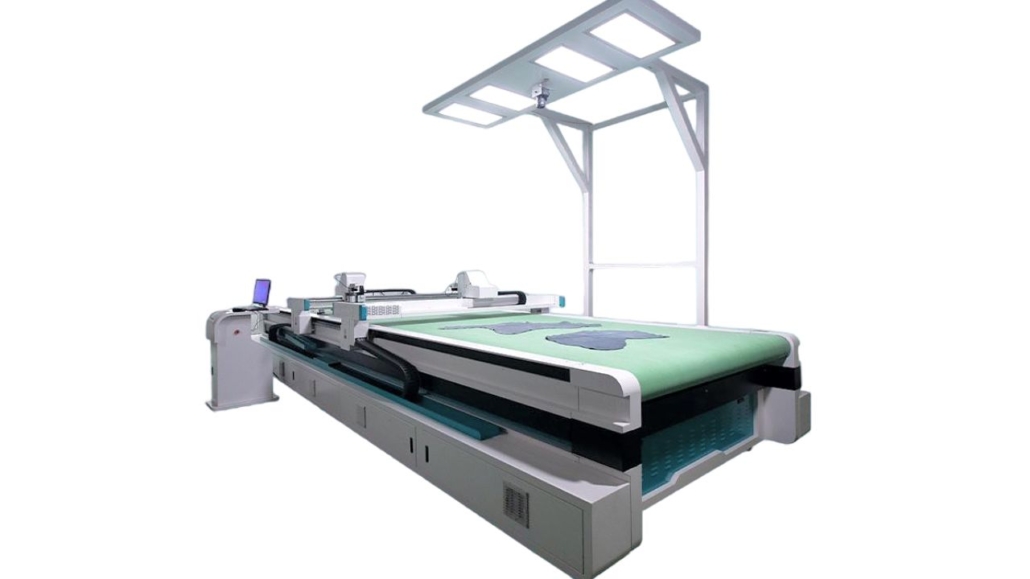 fabric cutter with camera